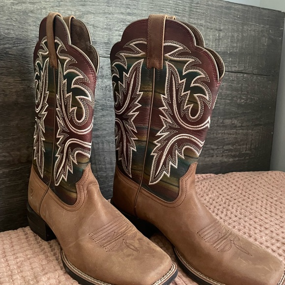 Ariat Cowgirl boots size 8.5 - Picture 3 of 3